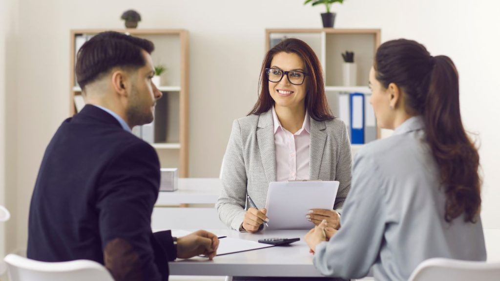 Agentes inmobiliarios